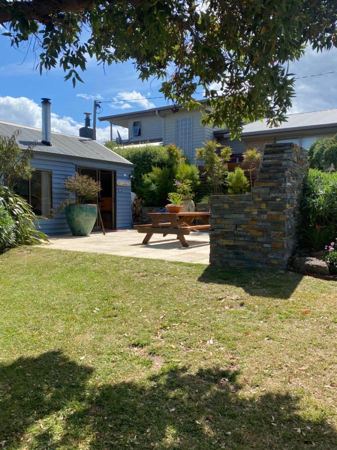 Beach Buoy Opossum Bay Villa South Arm Exterior photo