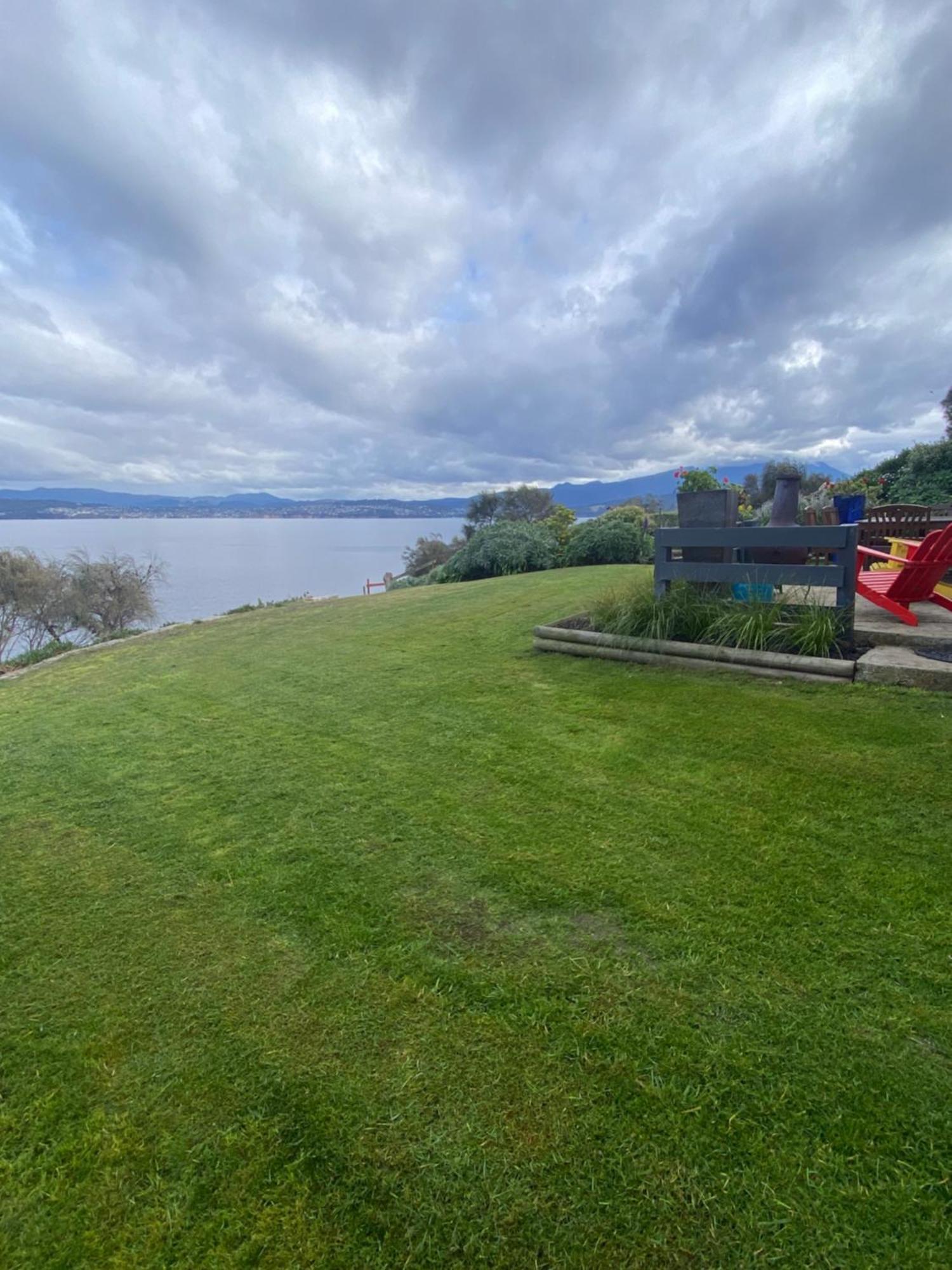 Beach Buoy Opossum Bay Villa South Arm Exterior photo