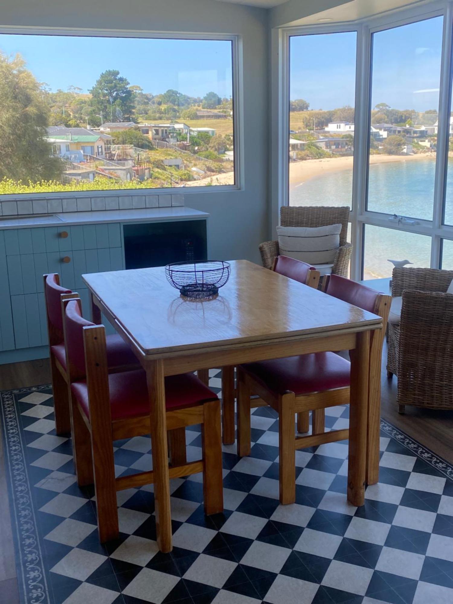 Beach Buoy Opossum Bay South Arm Exterior photo
