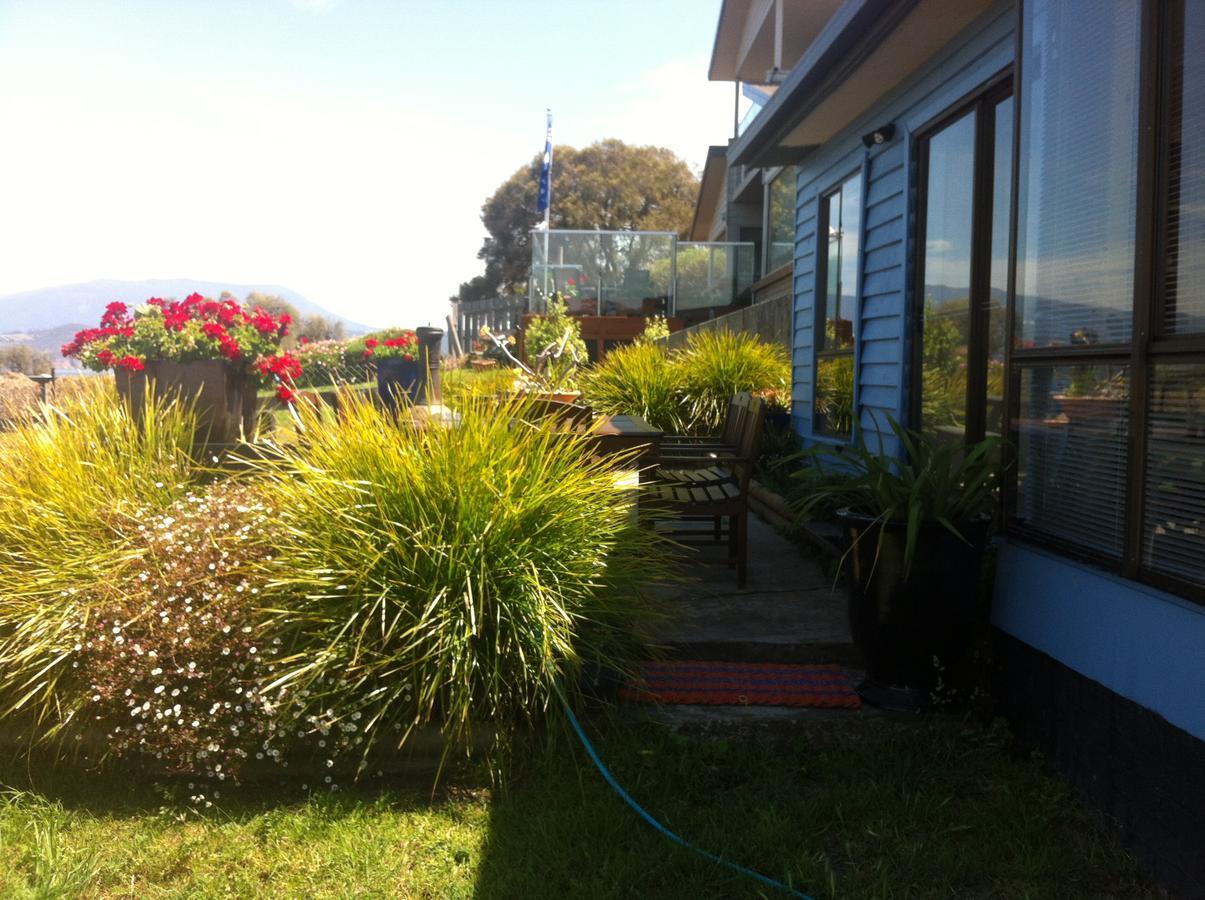 Beach Buoy Opossum Bay Villa South Arm Exterior photo