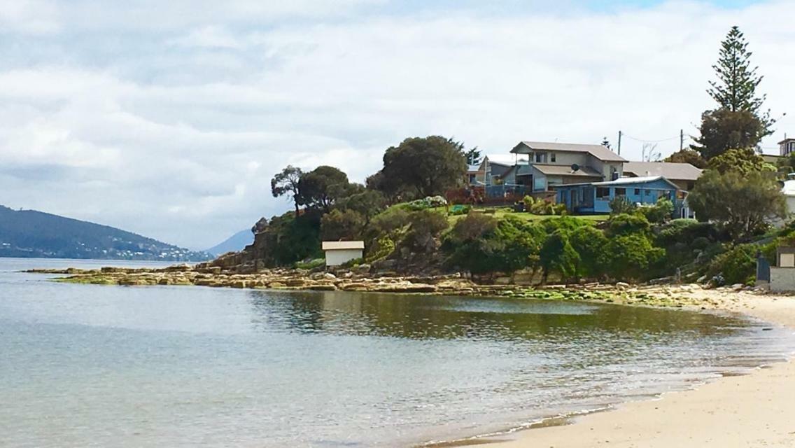 Beach Buoy Opossum Bay Villa South Arm Exterior photo